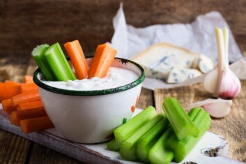 agricoat-dip-with-carrots-and-celery-original